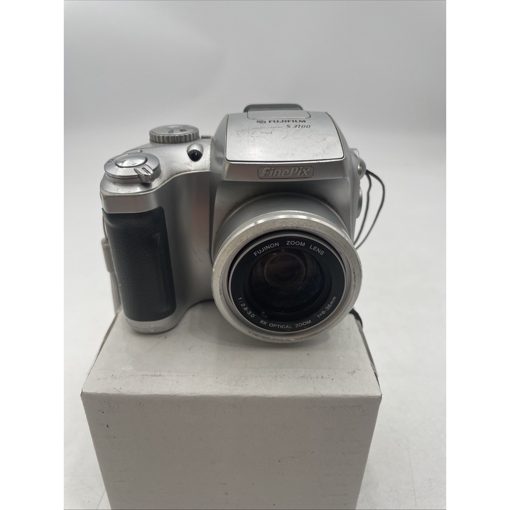 Fujifilm FinePix S3100 4.0MP Digital Camera 6X Optical Zoom+Battery TESTED